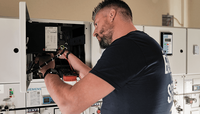 Garantir la continuité des services électriques à MAVILLE
